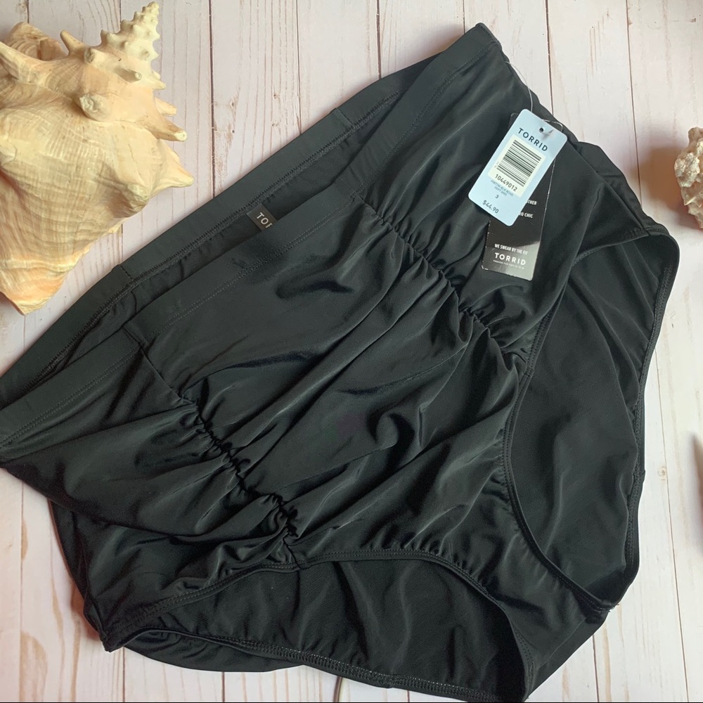 Torrid black swimsuit bottoms size 3